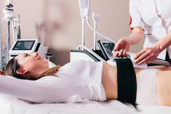 woman having body sculpting to help improve her body image and her mental health Bicester